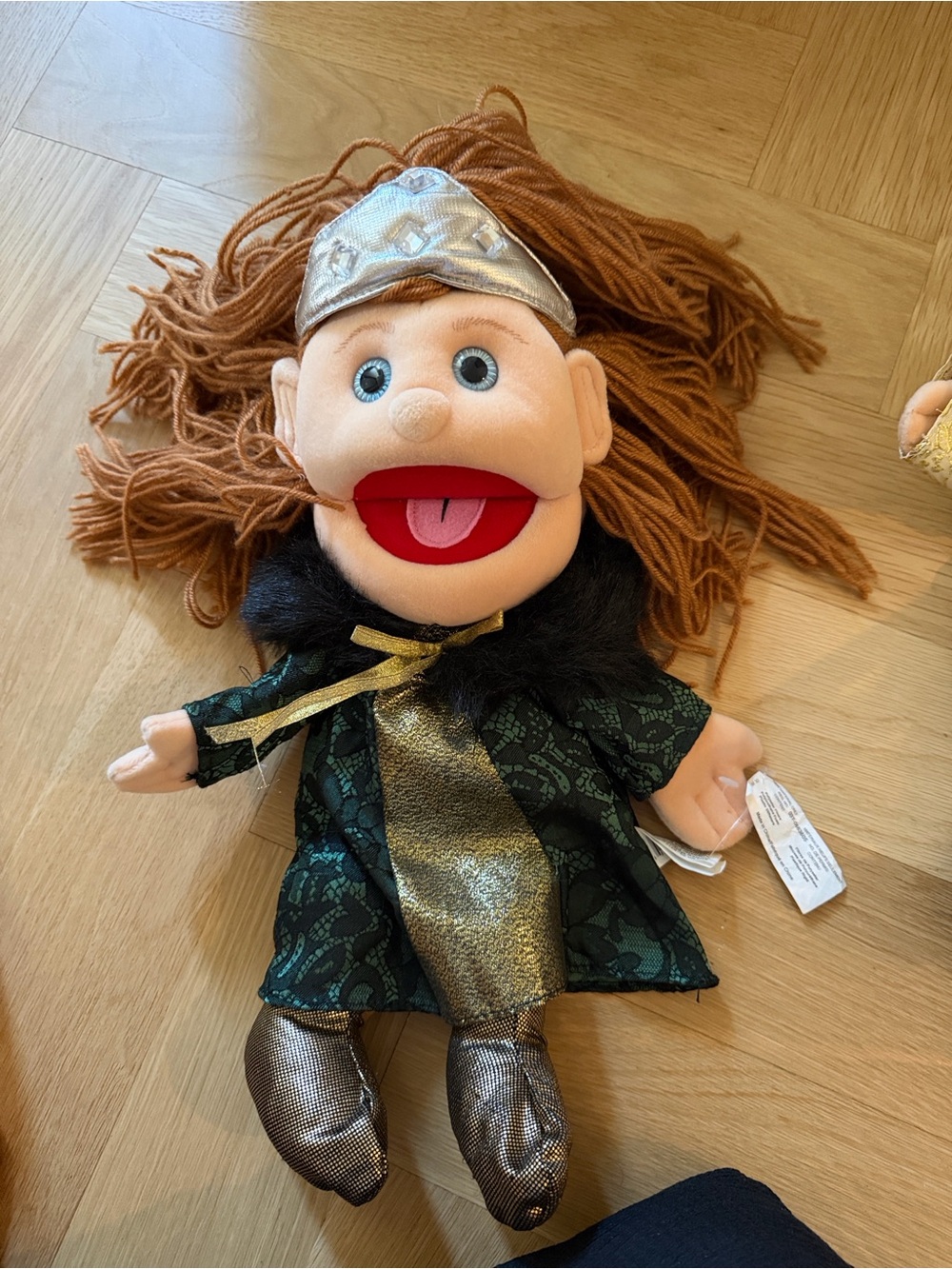 2005 Sunny & Co Hand Puppet Doll with Green Lace Outfit and Metallic Accents